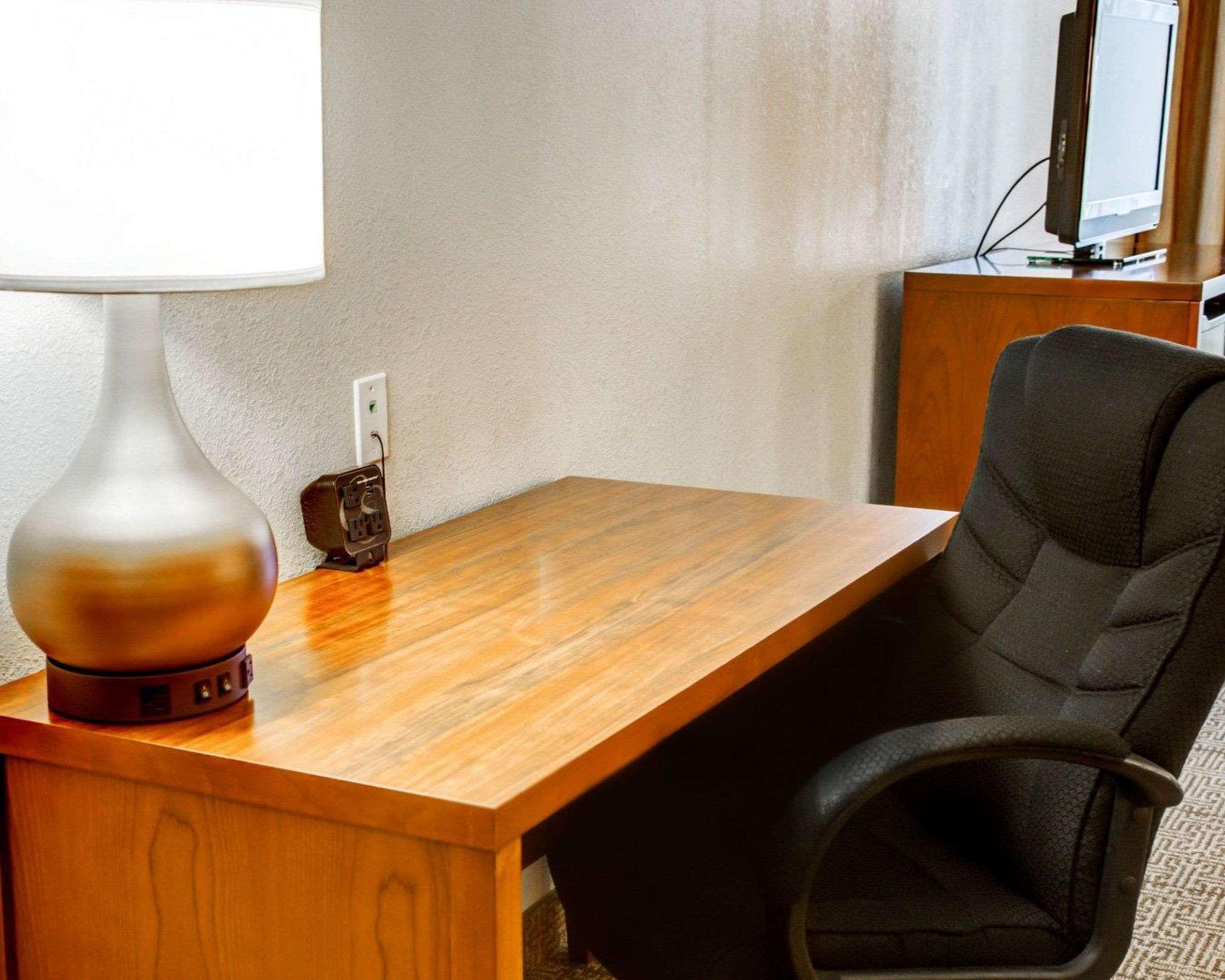 Comfort Suites Tyler South Bagian luar foto