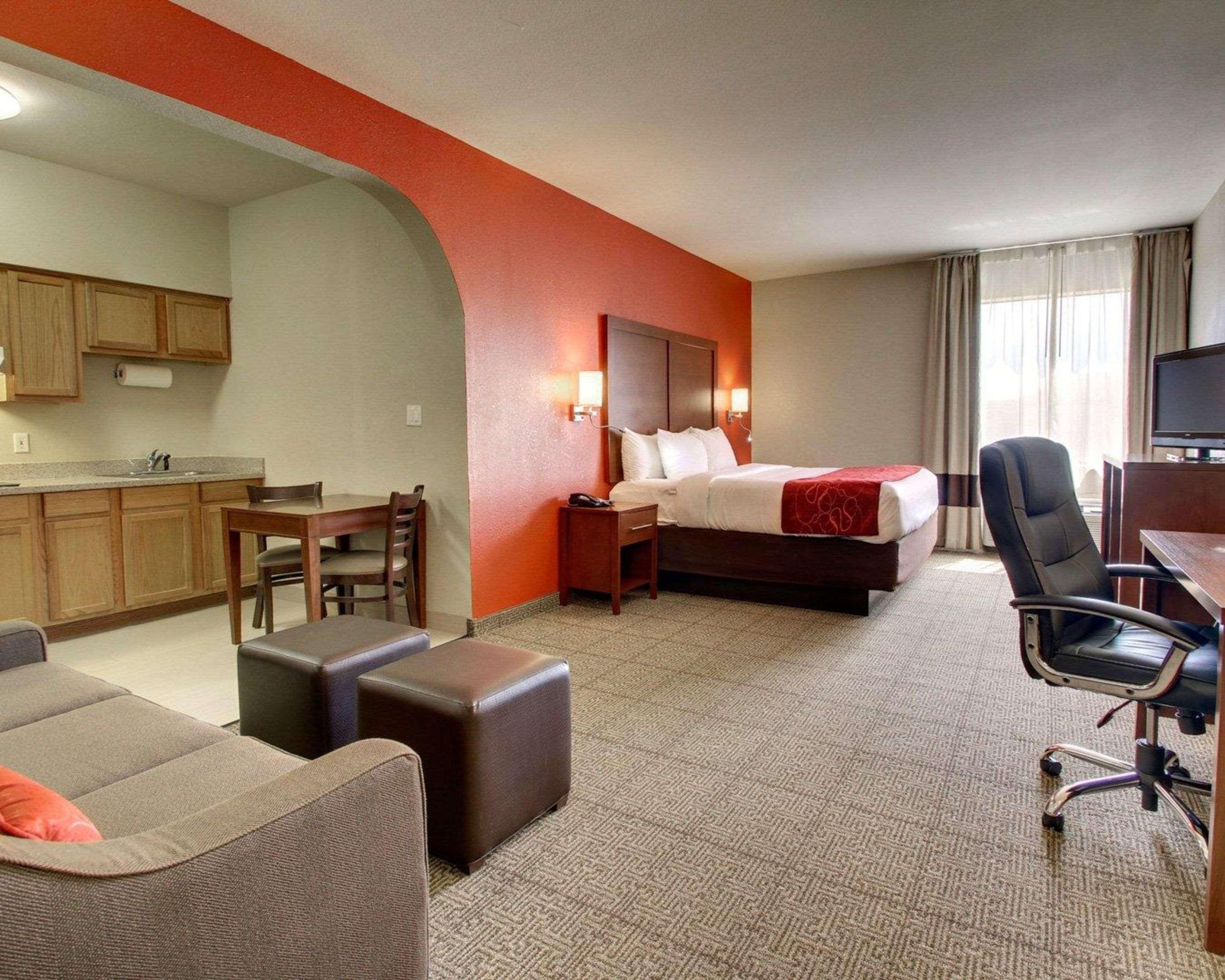 Comfort Suites Tyler South Bagian luar foto