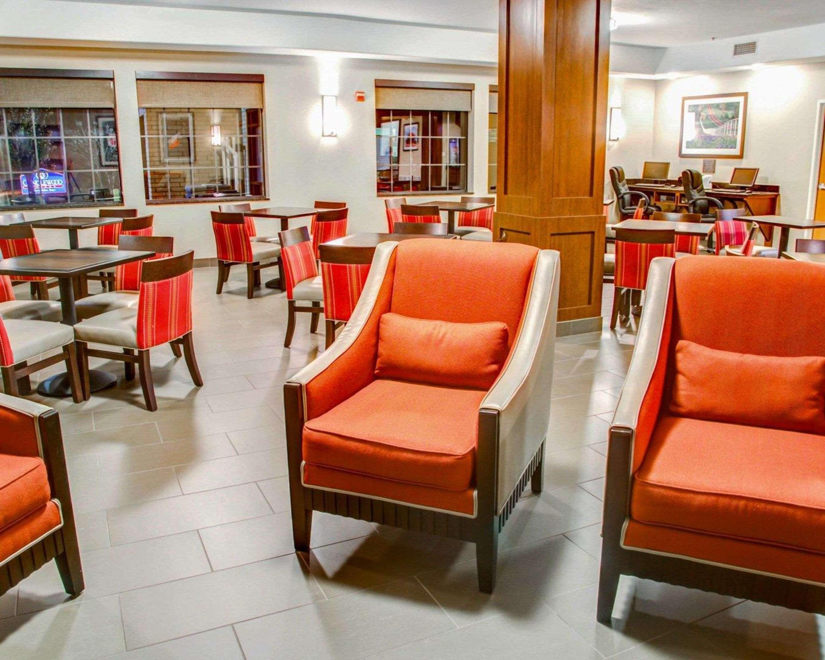 Comfort Suites Tyler South Bagian luar foto