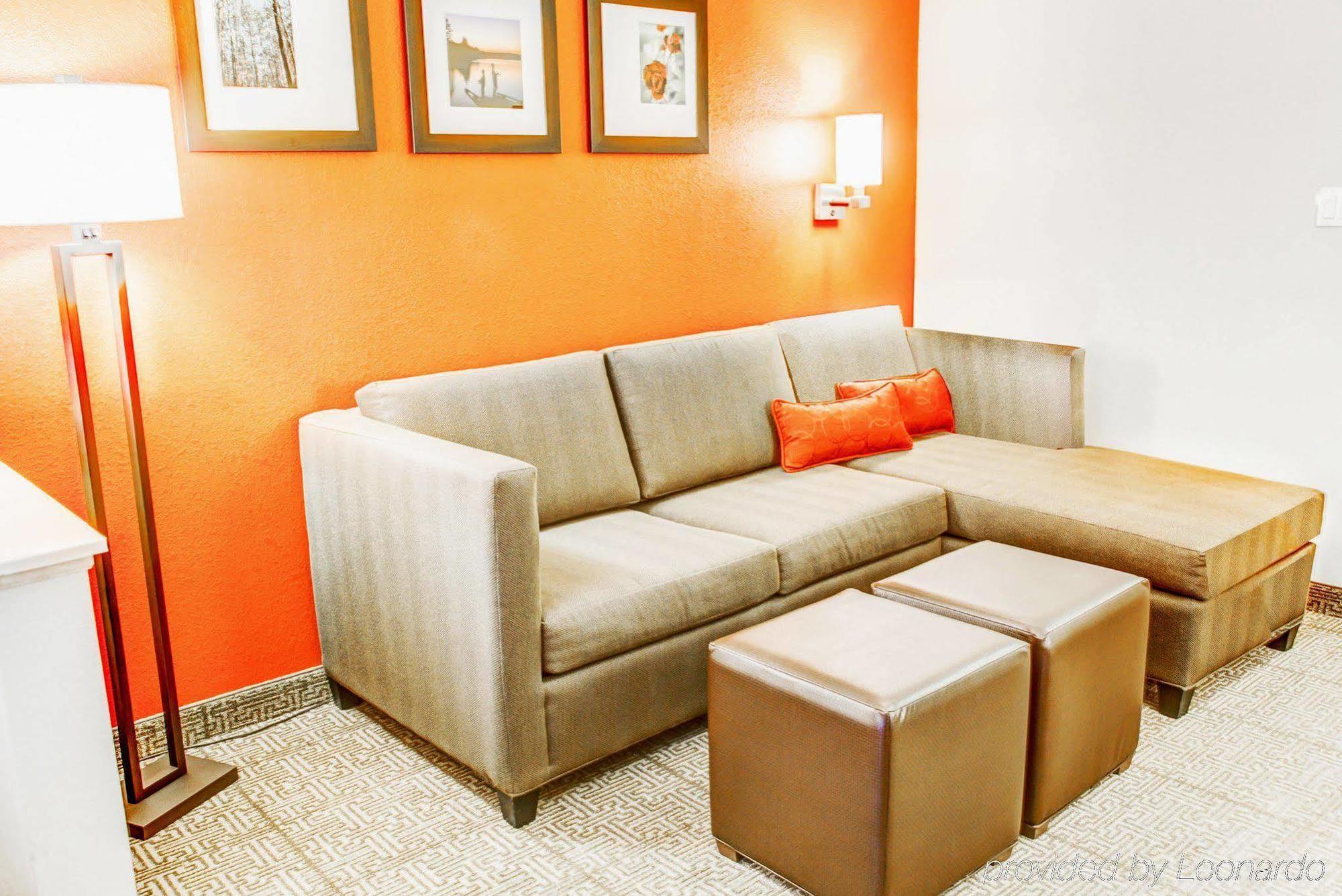 Comfort Suites Tyler South Bagian luar foto